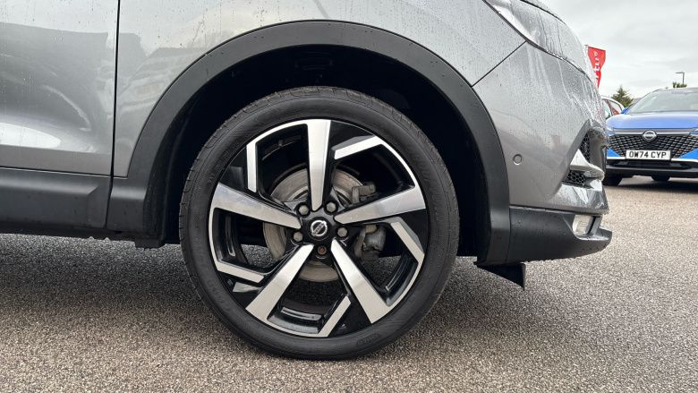 Nissan Qashqai 1.3 DiG-T Tekna 5dr Petrol Hatchback